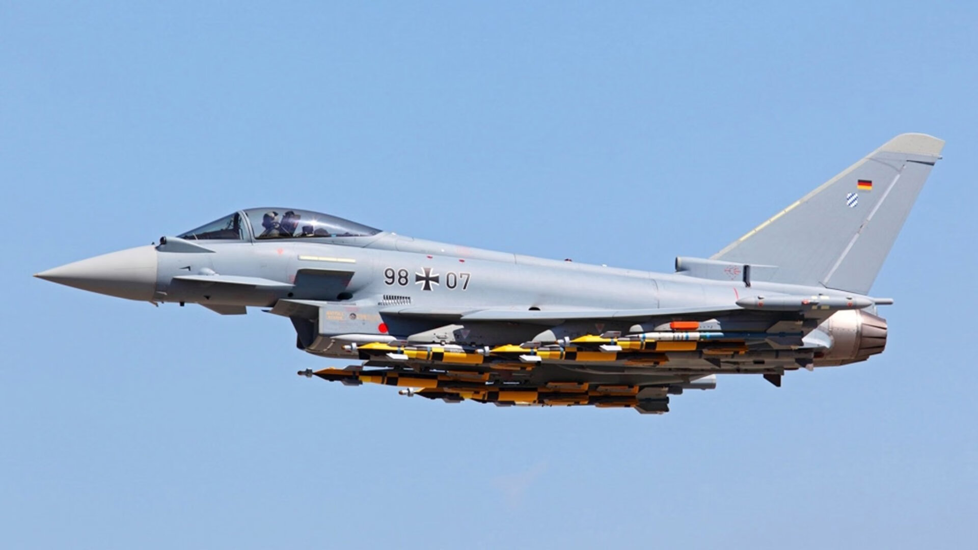 九游娱乐官网 (JIUYOU)-简：迅速的边路突破给全黑队带来更多得分机会